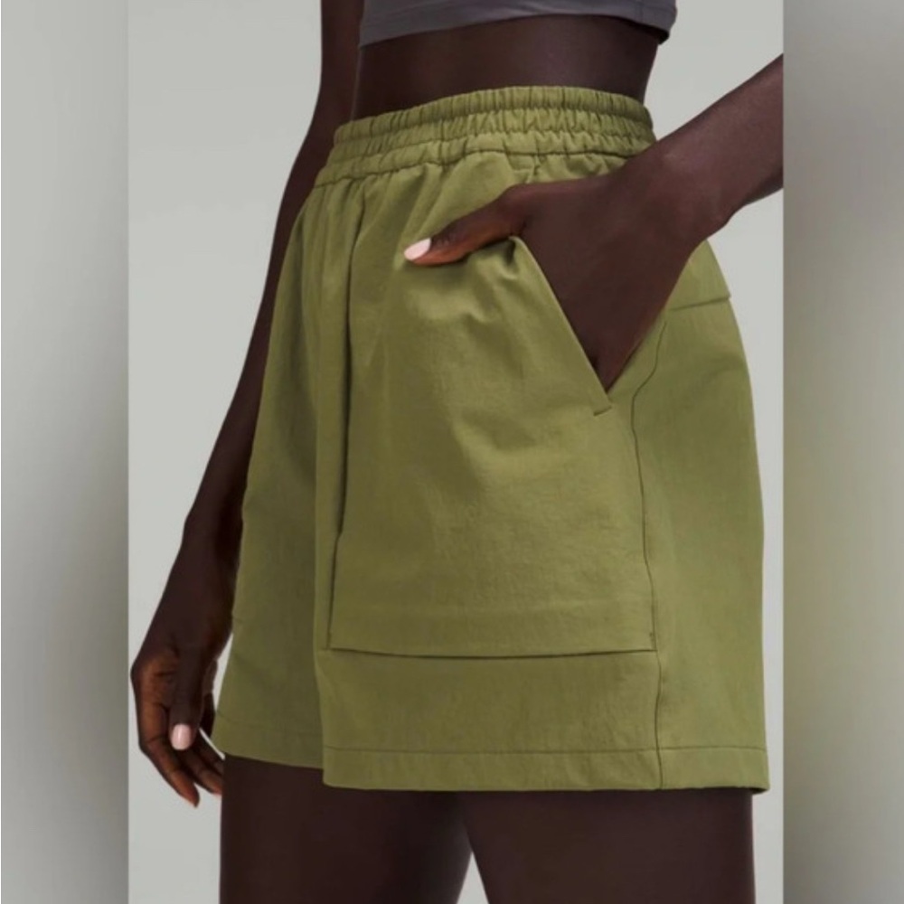 Lululemon Lab Relaxed-Fit Super-High-Rise Short 3" size 4